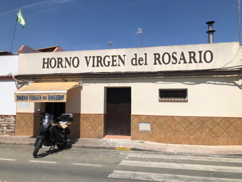 Fachada del horno de Virgen del Rosario en Alcalá. Foto: CosasDeComé