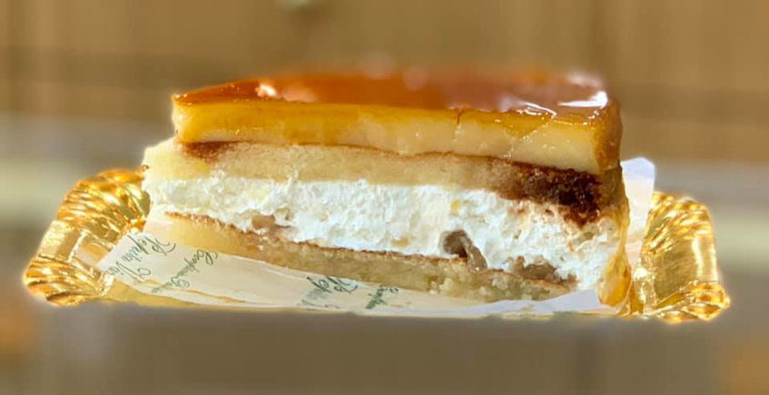 La tarta de tocino de cielo, nata y nueces de la Confitería Pepita Vázquez