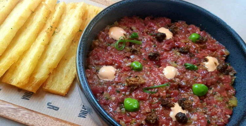 El steak tartar con milhojas de patatas de Justa Rufina