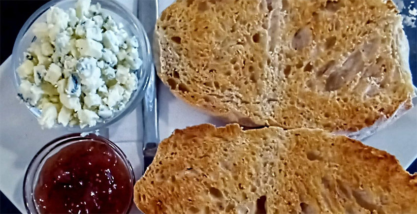 La tostada de queso Roquefort y mermelada de higos de la cafetería Colibry