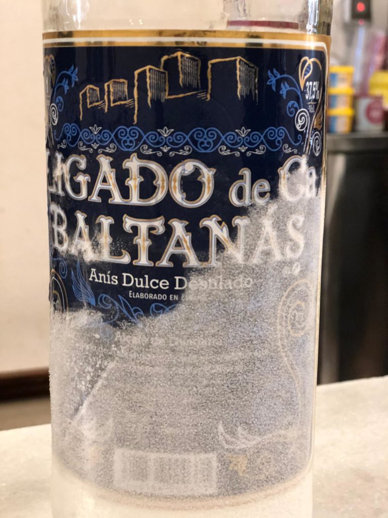 Comercializado con 'Ligado de Baltanás', este anís se sirve muy frío. Foto: CosasDeComé.