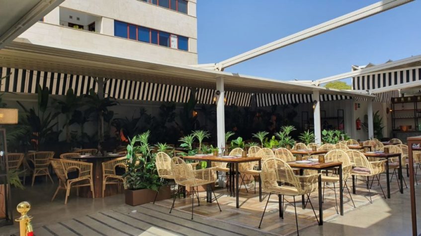 El establecimiento cuenta con una terraza interior con capacidad de un centenar de comensales. Foto cedida por Burro Canaglia