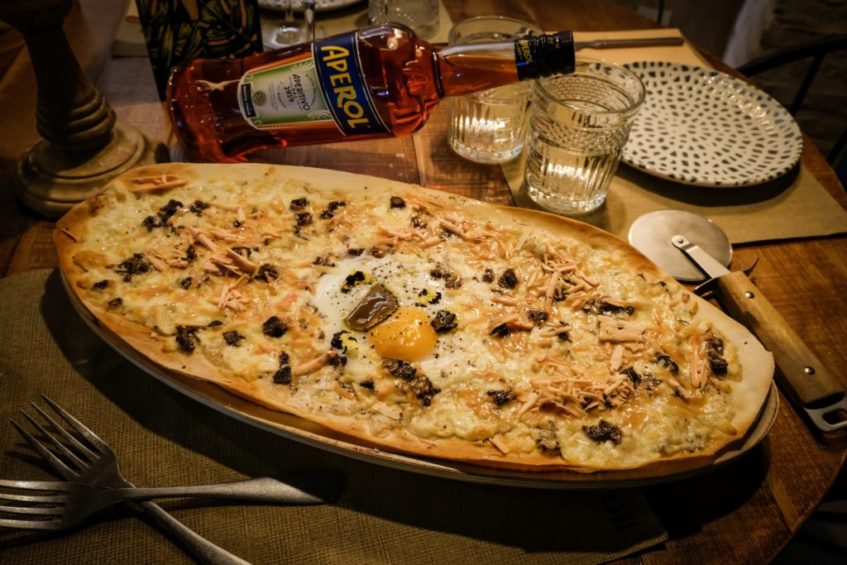 La clásica pizza Al Tartufo, de las más emblemáticas de la familia Canaglia. Foto cedida por Burro Canaglia