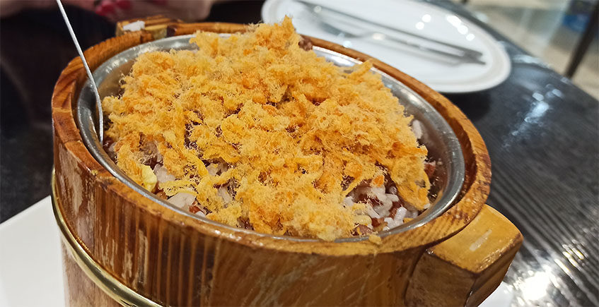 El arroz de la casa del restaurante chino Gusto