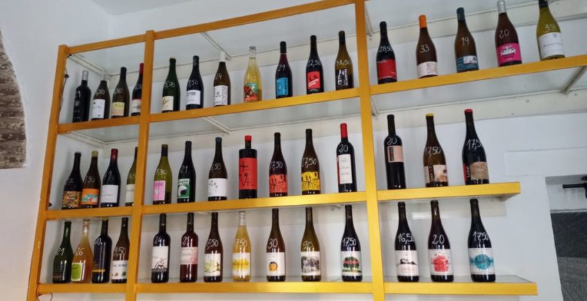 Abre un bar de vinos naturales y productos franceses en la Alameda