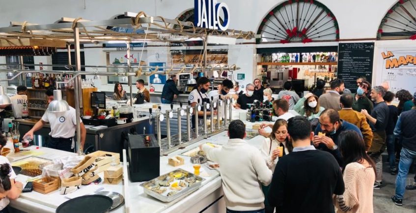 Abre Jaleo, el bar de tapeo de la cerveza Guadalquibeer en el mercado de Feria