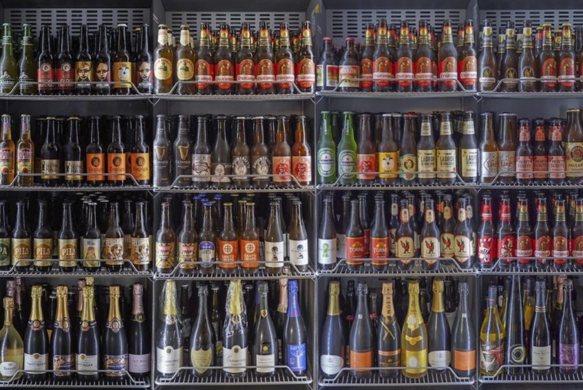 Escarcha oferta más de sesenta cervezas, nacionales y de importación, a menos seis grados. Foto cedida por el establecimiento
