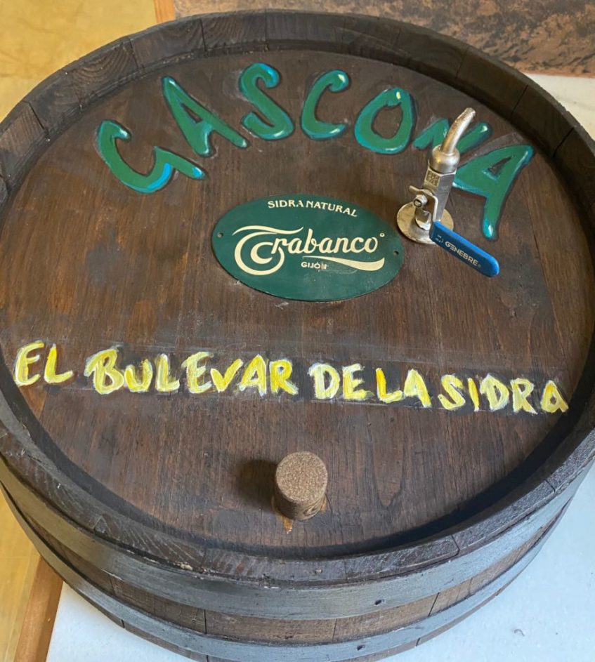 Gascona es un restaurante inspirado en aquellos que atestan el bulevar de la sidra de Oviedo. Foto cedida por el establecimiento