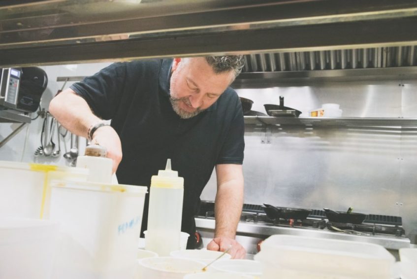 El chef Gonzalo Mancera regresa a su establecimiento que fundó hace ocho años. Foto cedida