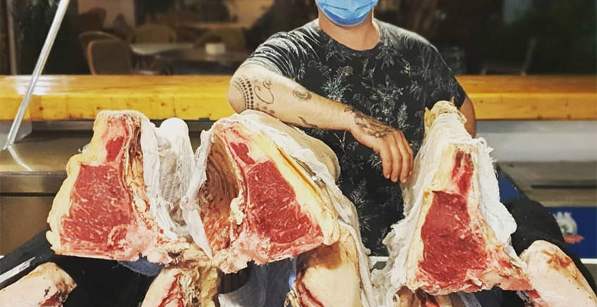 Alvaro Rueda con carnes