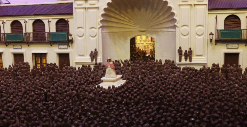 2000 kilos de chocolate representan el traslado de la Virgen del Rocío en La Estepeña