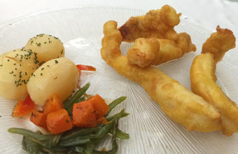 El rodaballo en tempura del restaurante El Pesquero