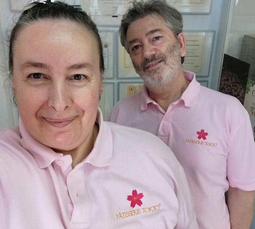Los pasteleros Irene Morcillo y Arnau Argán, propietarios del establecimiento. Foto cedida