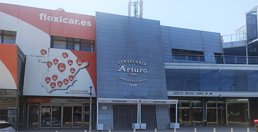 La famosa cervecería Arturo de Sevilla Este abre nuevo establecimiento en la avenida de Montes Sierra