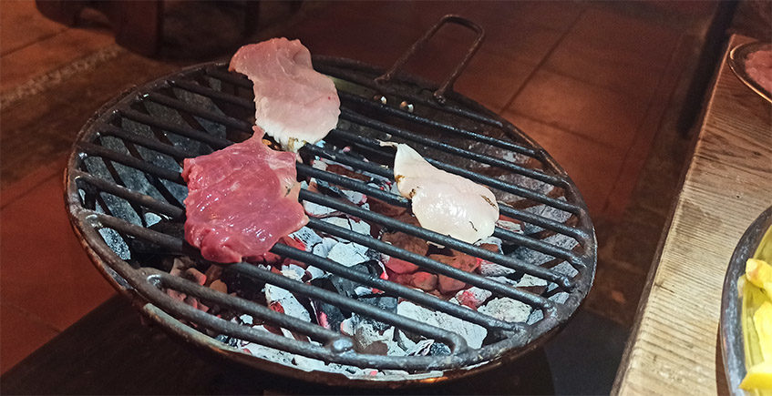 Reabre en Castilleja La Carboná, el restaurante que se hizo famoso por tener un solo plato en su carta