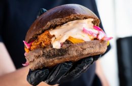 The Burger Cup llega al Muelle de las Delicias de Sevilla