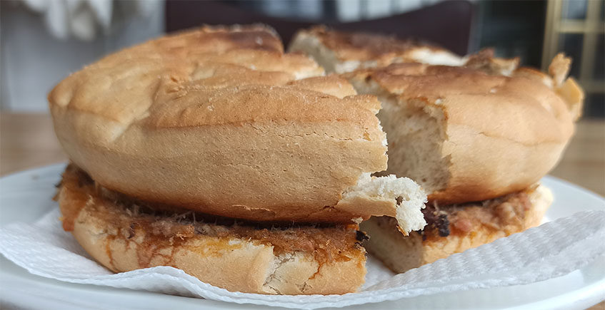 Café Bar Alondra, el elcanto de las bobas bien rellenas en un establecimiento centenario