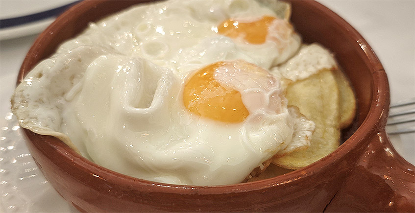 Los nueve huevos del mercaíto de Manolo Juliá