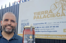 José Manuel Pérez, el ingeniero agrónomo, que le saca todo el jugo al tomate de Los Palacios